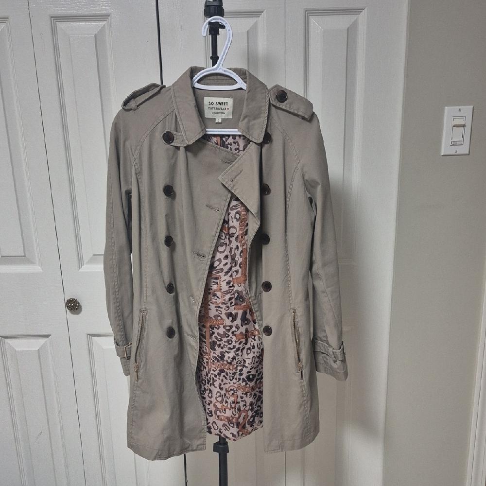 LOFT Tan Trench Coat with Wide Lapels and Epaulettes